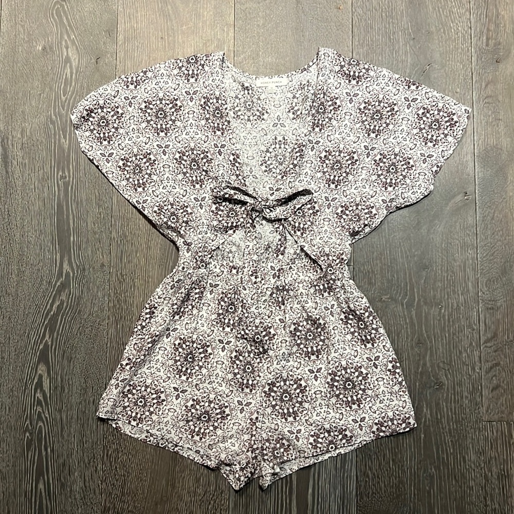 Honey Punch Tie-Front Romper. Size Medium